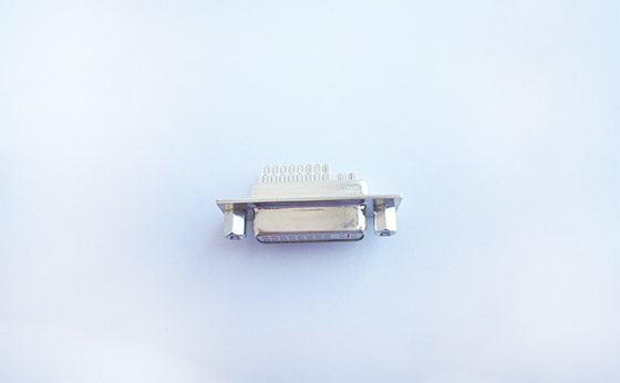 DVI 24+5 母頭90度鉚合 鎖螺絲